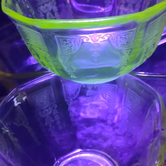 Set of 5 1930s Yellow Vaseline glass tea cups (princess pattern) - Picture 4 of 4